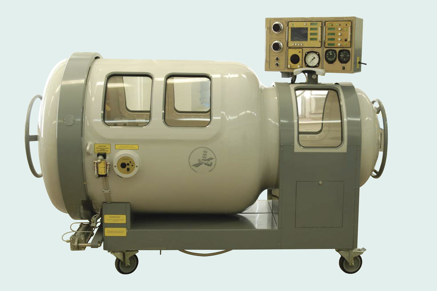 Барокамера какой кислород. Барокамера БЛКС 303 МК. БЛКС 307. БЛКС-303мк. Барокамера Oxysys 4500.